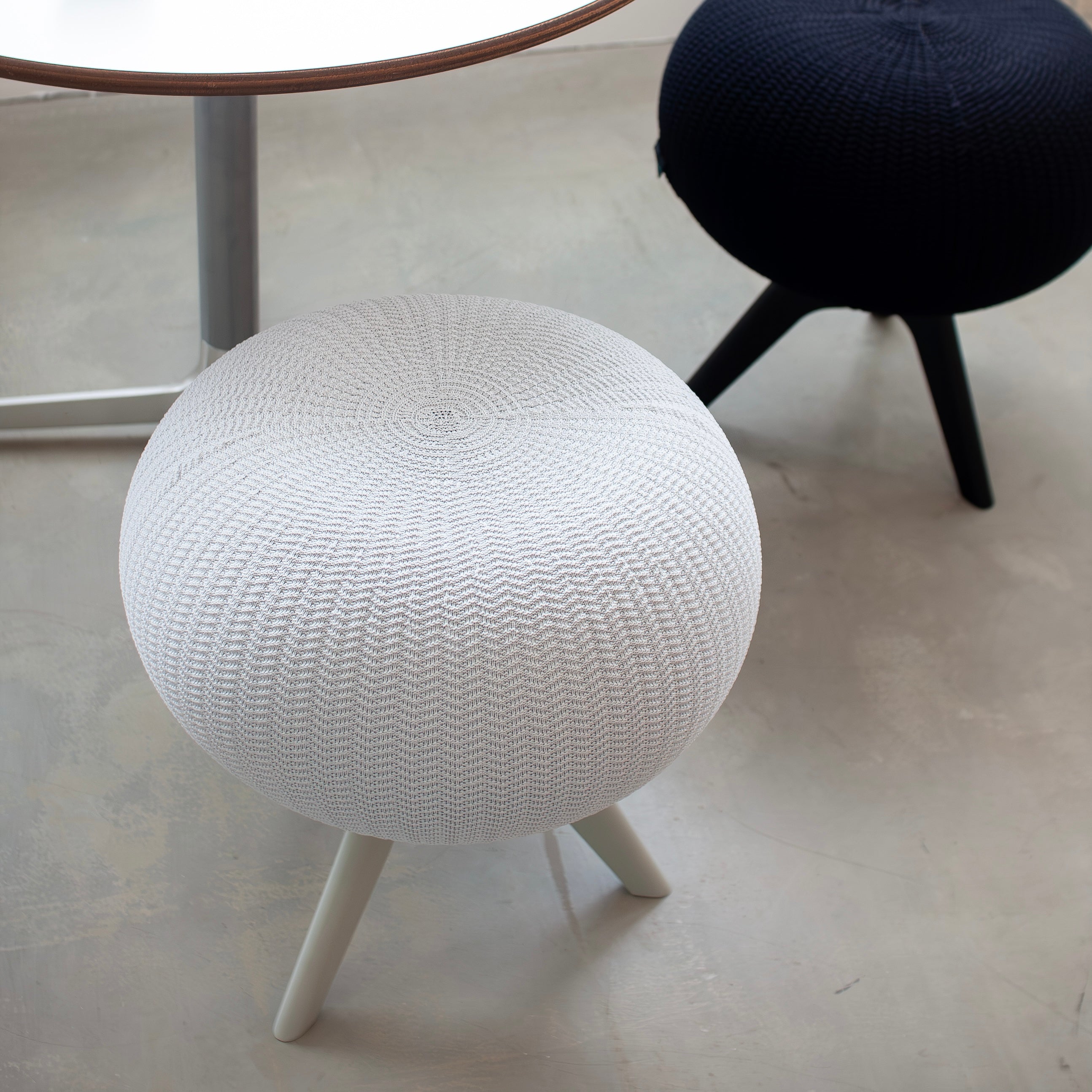 PUFFBO(パフボ)ライトグレー脚入荷のお知らせ